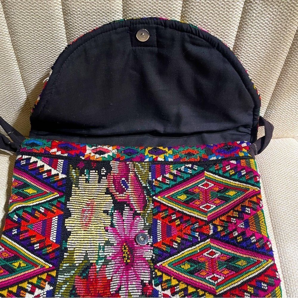 LUZLUNA IMPORTS Crossbody Bag Handmade in Guatemala - Picture 2 of 5